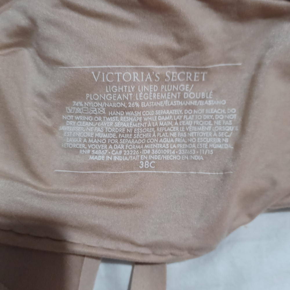 Victoria's Secret Nude Bra - Picture 3 of 3